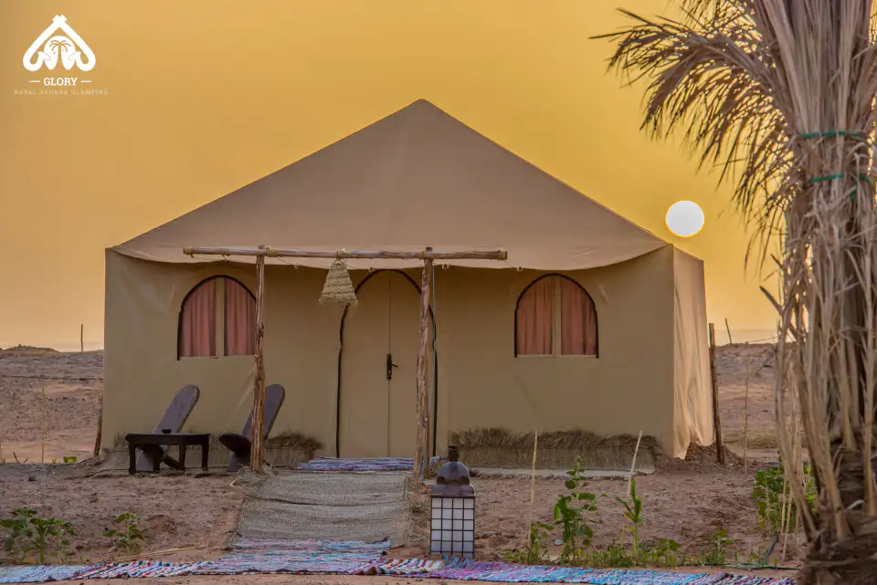 1 Nuit Hôtel & 1 Nuit Camp dans le Désert